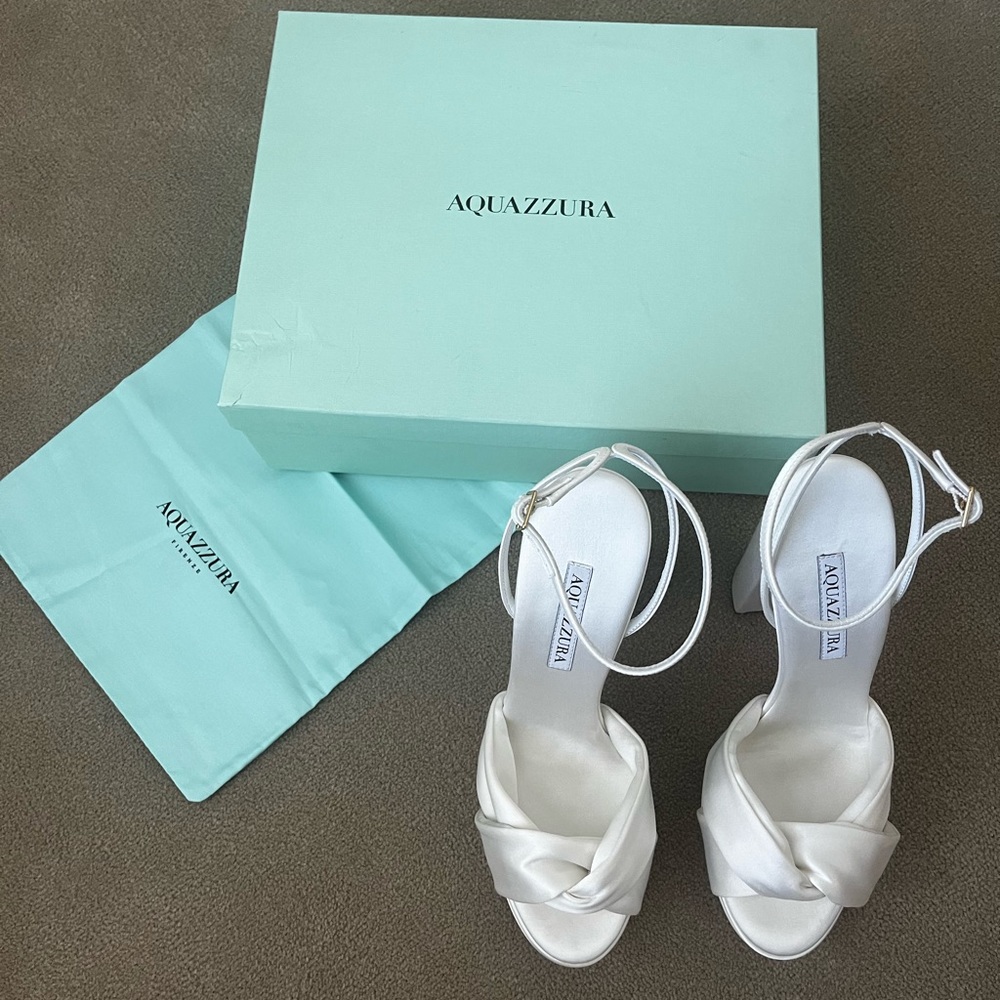 Aquazzura Olie Satin Platform Pumps in White - Picture 4 of 7